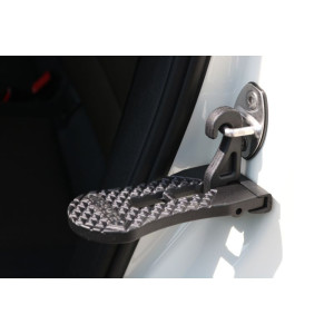 STOPIEŃ UŁATWIAJĄCY DOSTĘP DO DACHU