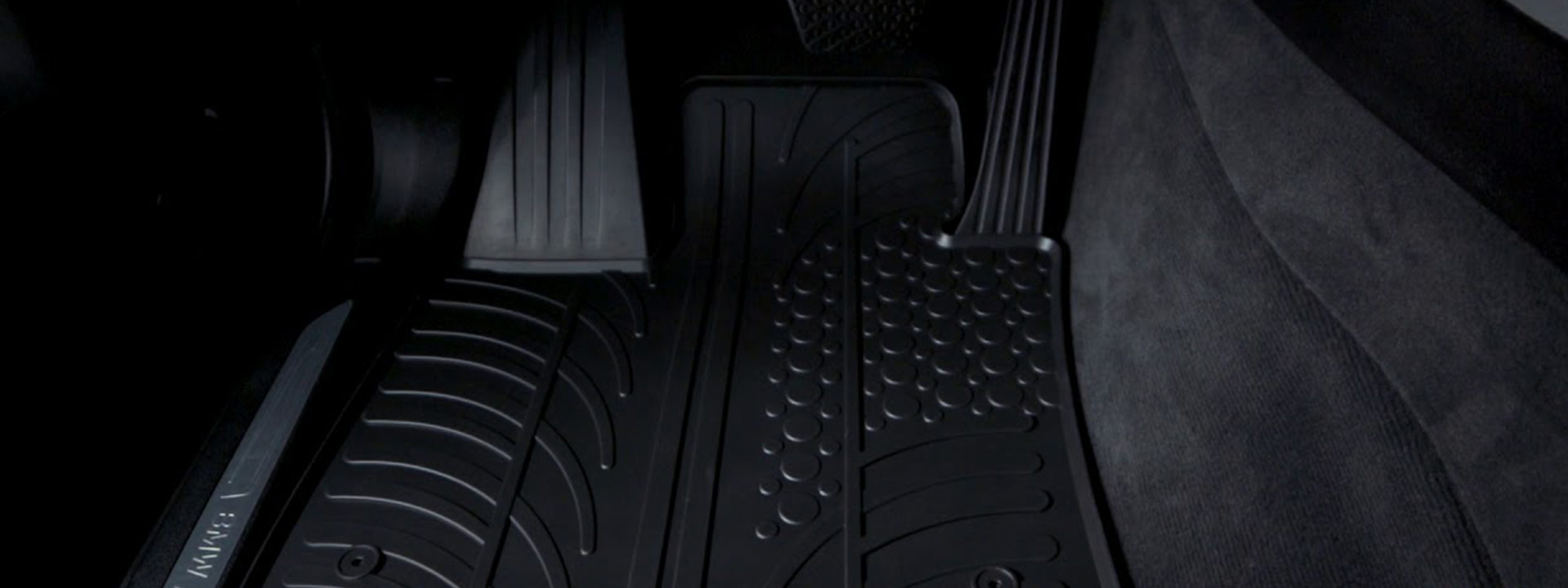 gumowe dywaniki samochodowe